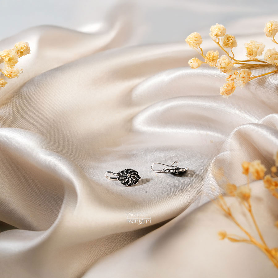 Blossom Nose Pin NP-04D1, Women Nose Pins