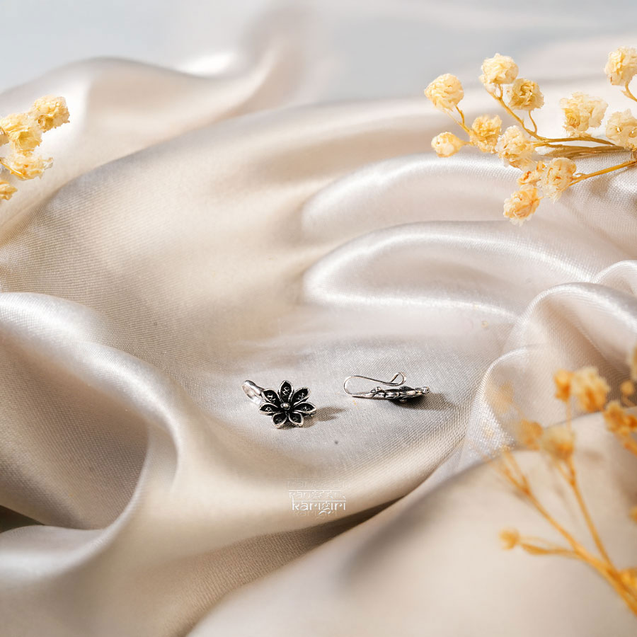 Blossom Nose Pin NP-04D3 Blossom Nose Pin NP-04D3, Women Nose Pins