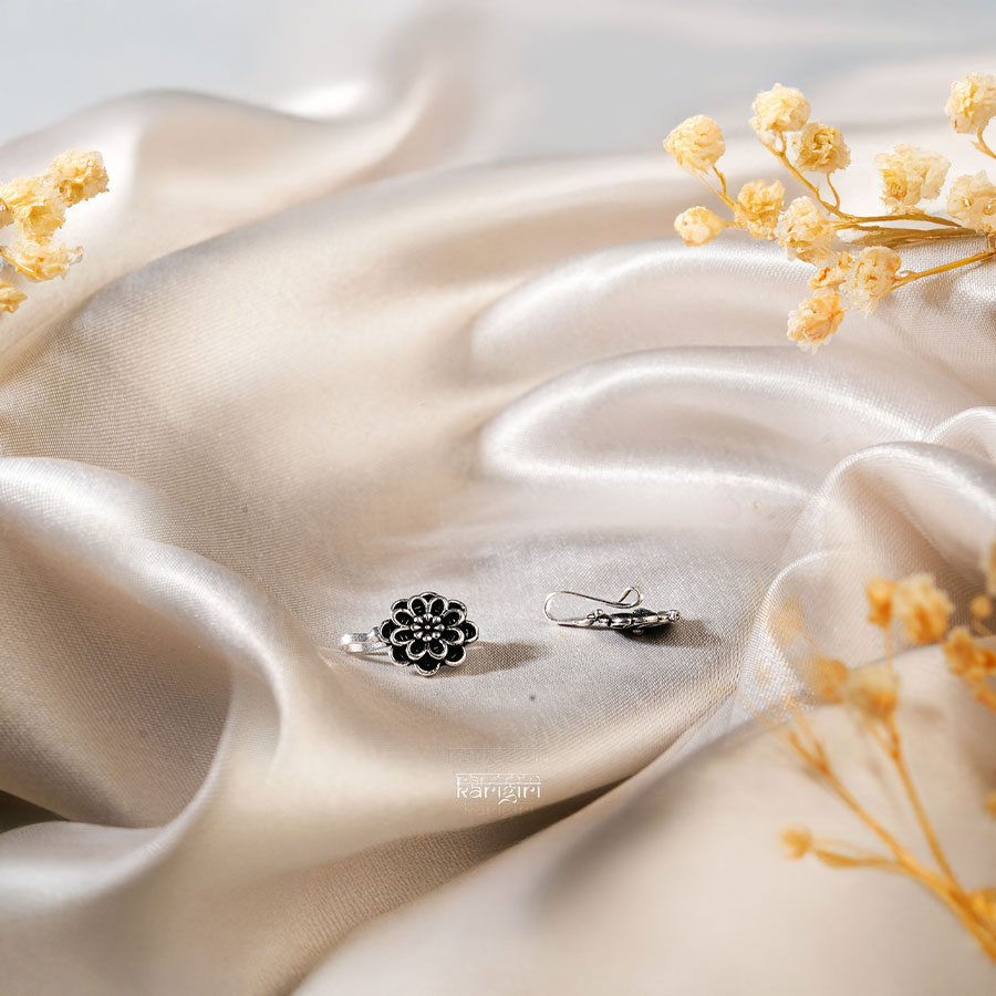 Blossom Nose Pin NP-04D4 Blossom Nose Pin NP-04D4, Women Nose Pins