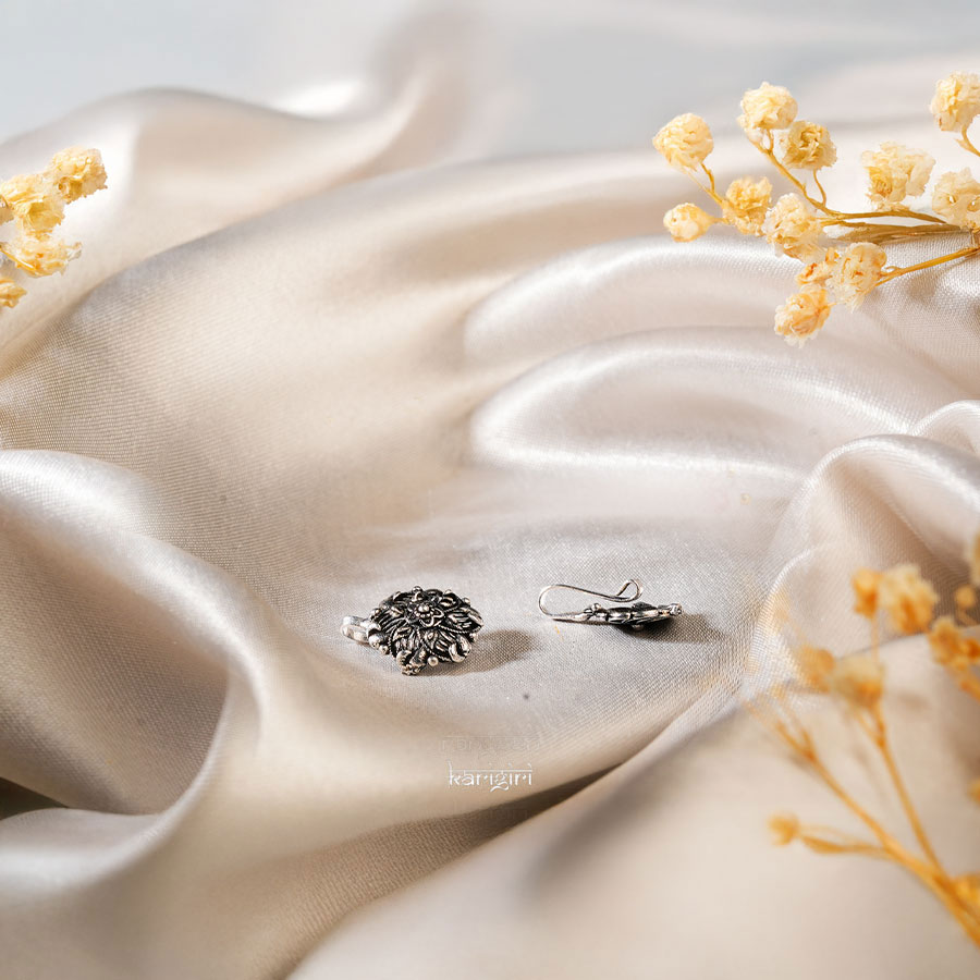 Blossom Nose Pin NP-04D7, Women Nose Pins